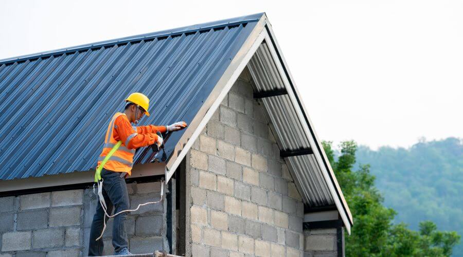 Professional Flat Roofing Installation in Akutan, AK